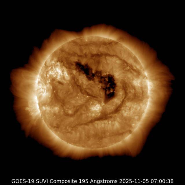 今晨太阳连续两次爆发耀斑,近期可能出现极光