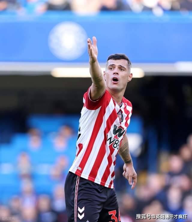 英超转会潜伏两重天!扎卡击败切尔西,亨德森凯莱赫击败利物浦!