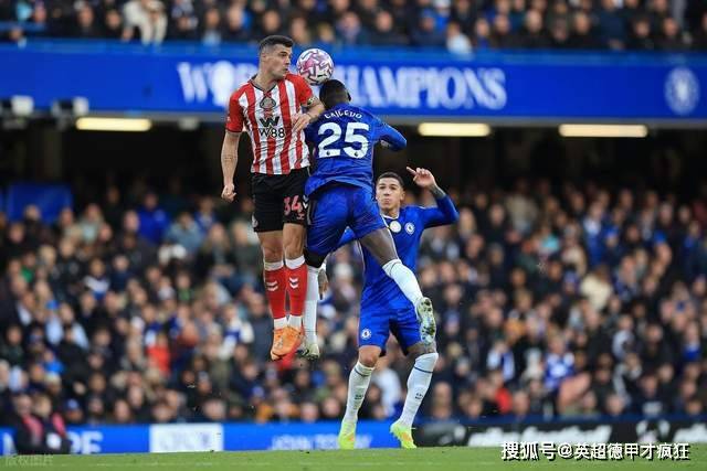 英超转会潜伏两重天!扎卡击败切尔西,亨德森凯莱赫击败利物浦!