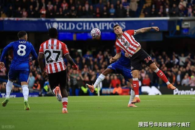 英超转会潜伏两重天!扎卡击败切尔西,亨德森凯莱赫击败利物浦!