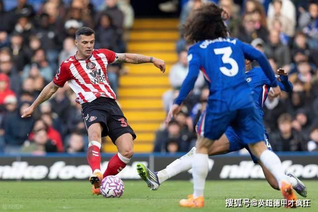 英超转会潜伏两重天!扎卡击败切尔西,亨德森凯莱赫击败利物浦!