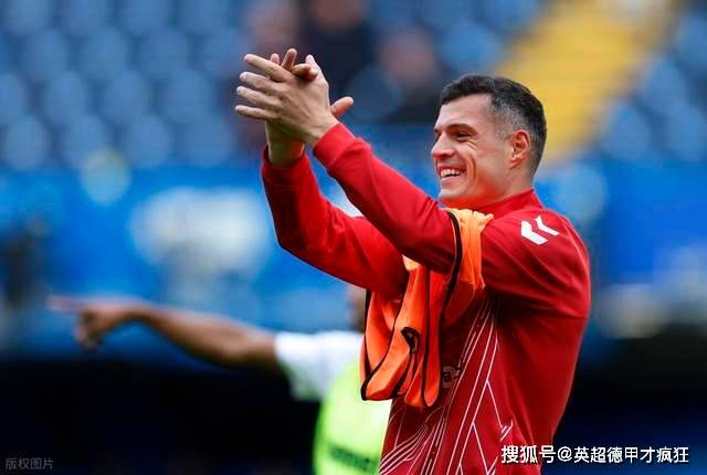 英超转会潜伏两重天!扎卡击败切尔西,亨德森凯莱赫击败利物浦!