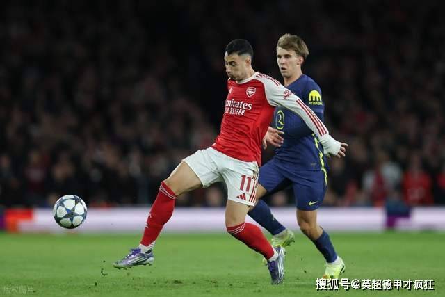 英超转会潜伏两重天!扎卡击败切尔西,亨德森凯莱赫击败利物浦!