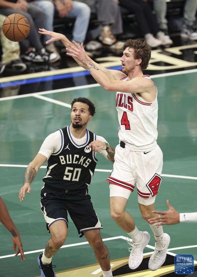 NBA常规赛|雄鹿胜公牛