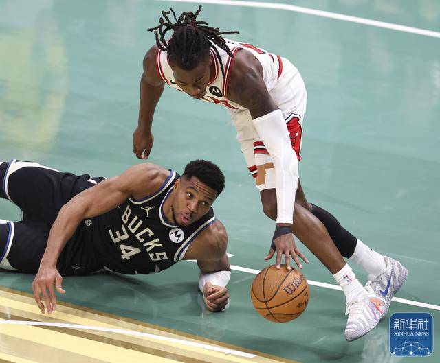 NBA常规赛|雄鹿胜公牛