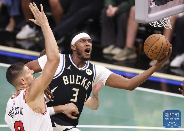 NBA常规赛|雄鹿胜公牛