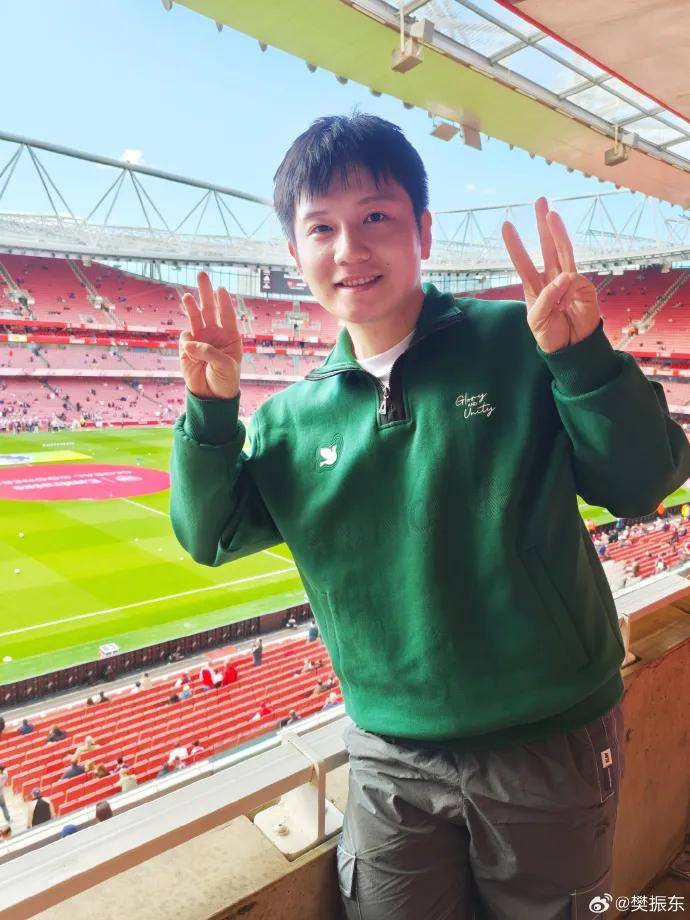 樊振东希望C罗入选英超名人堂,此前曾发文:如此英超,怎能不爱?英超官方:欢迎东哥