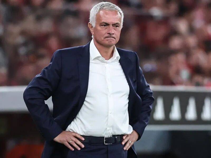 2队全败!穆里尼奥怒斥裁判,暗示不用10分,欧冠也能出线