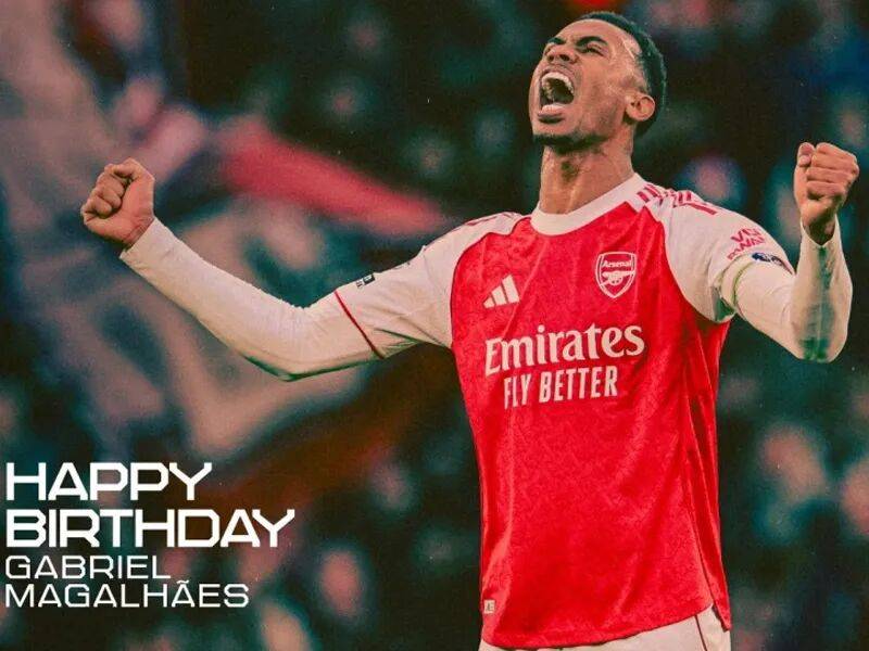 央视直播两场英超,利物浦主力停赛,曼城等待阿森纳掉队