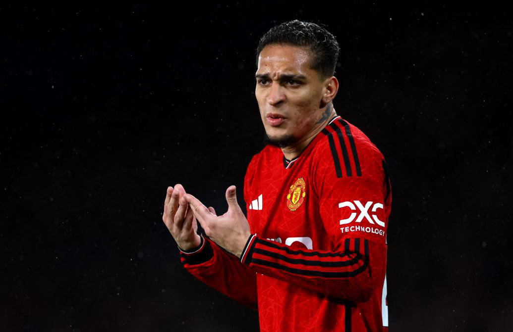 一日英超新闻速递:阿森纳多线作战领先,斯洛特执教稳固无忧