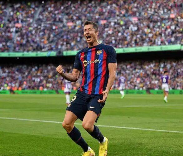 欧冠杯:布鲁日vs巴萨“技术流”与“肌肉流”的巅峰对决!