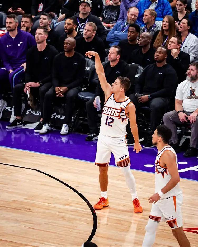 左腿骨折！脚踝脱臼！NBA落选秀成功逆袭