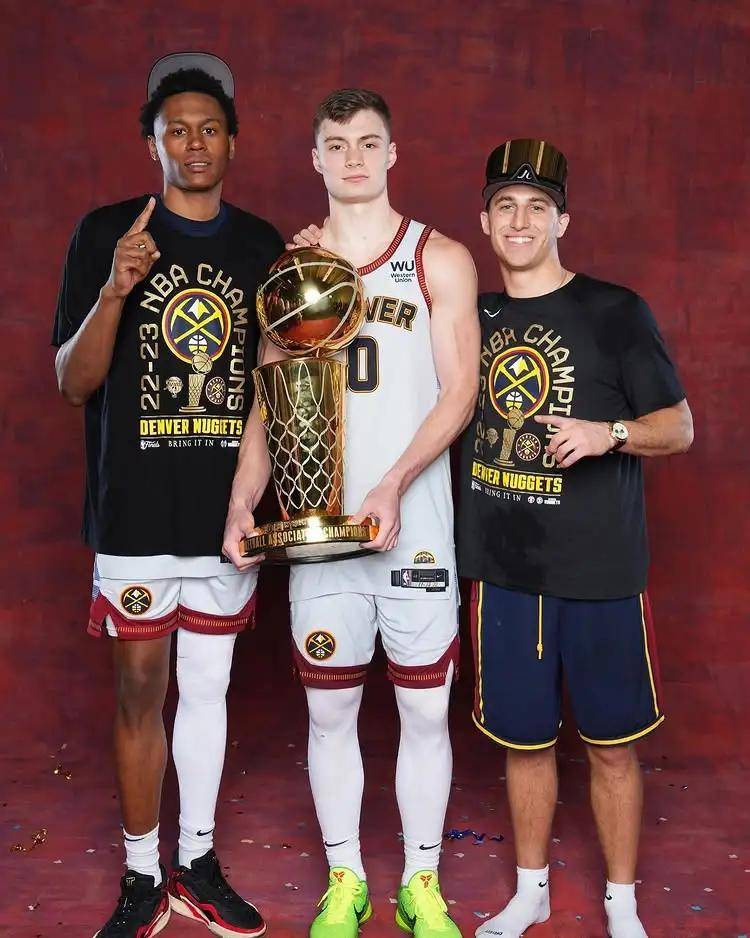 左腿骨折！脚踝脱臼！NBA落选秀成功逆袭