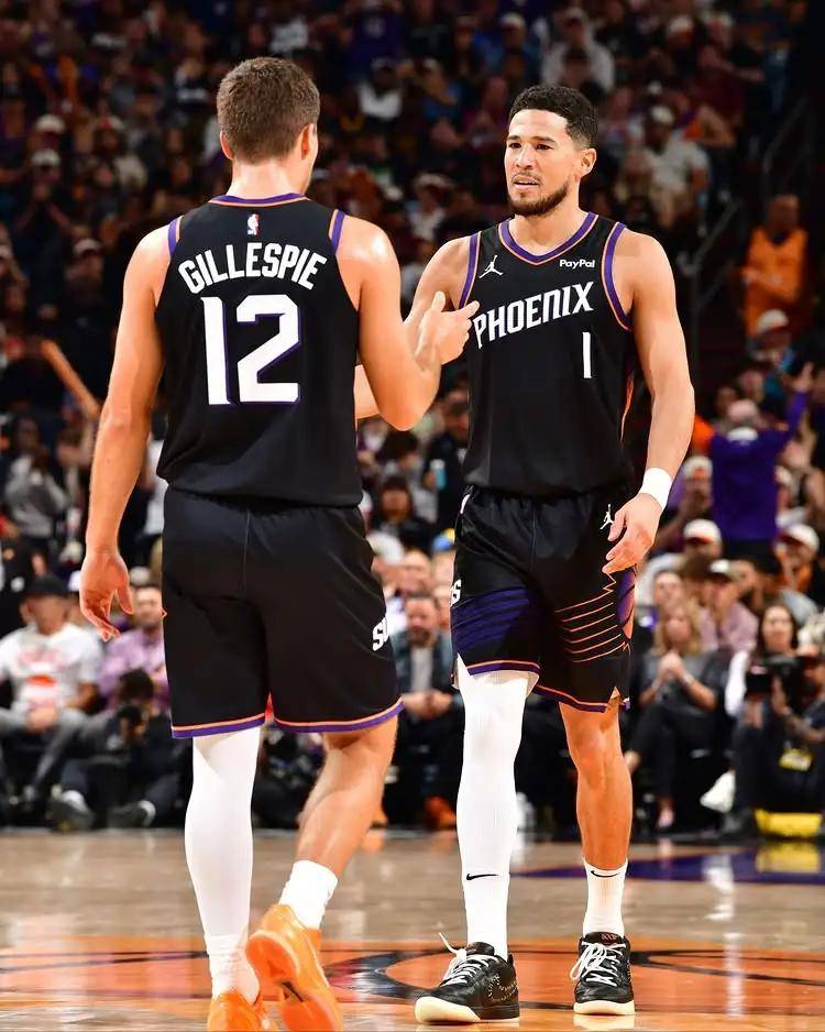 左腿骨折！脚踝脱臼！NBA落选秀成功逆袭